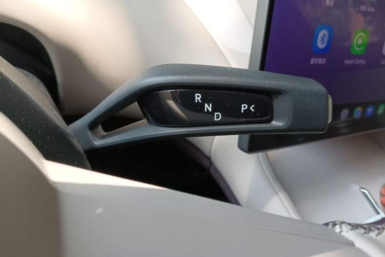 Used Xiaomi Auto YU7 2025 Ultra-Long Range High-Performance All-Wheel-Drive Max Edition Gear Lever