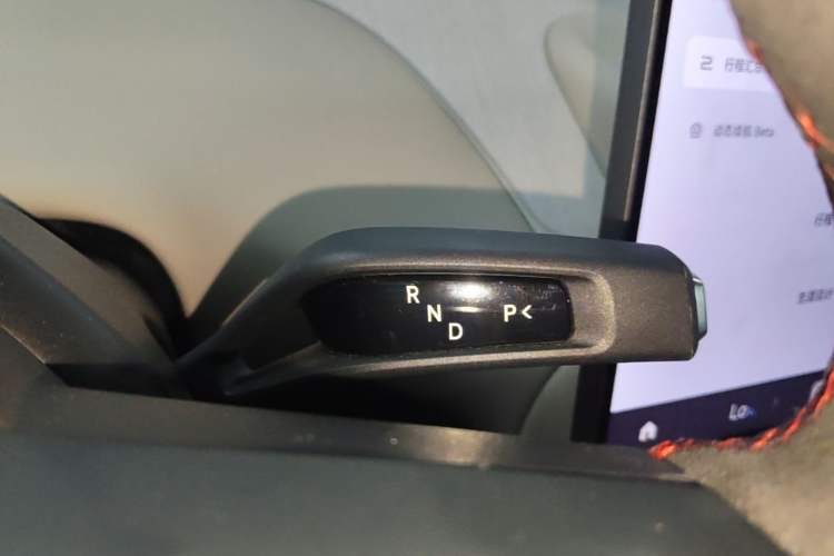 Used Xiaomi Auto YU7 2025 Ultra-Long Range High-Performance All-Wheel-Drive Max Edition Gear Lever