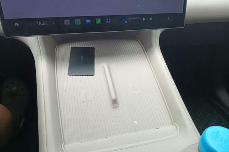 Used Xiaomi Auto YU7 2025 Ultra-Long Range High-Performance All-Wheel-Drive Max Edition Gear Lever