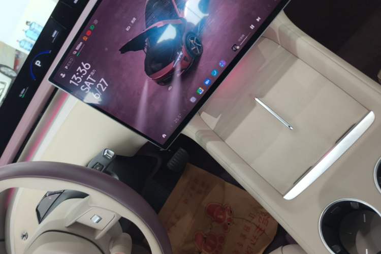 Used Xiaomi Auto YU7 2025 Ultra-Long Range High-Performance All-Wheel-Drive Max Edition Gear Lever