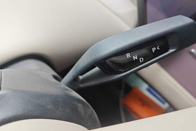 Used Xiaomi Auto YU7 2025 Ultra-Long Range Rear-Wheel Drive Version Gear Lever