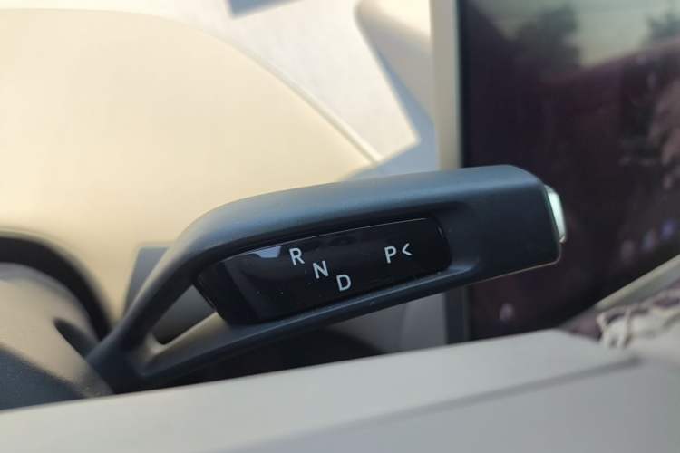 Used Xiaomi Auto YU7 2025 Ultra-Long Range High-Performance All-Wheel-Drive Max Edition Gear Lever