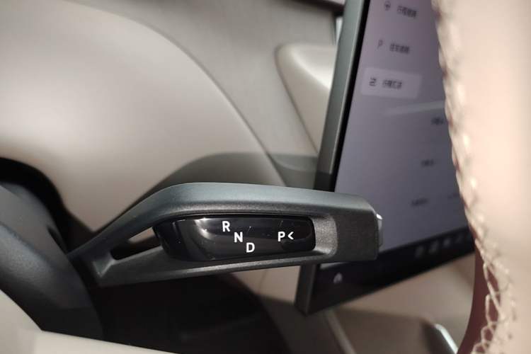 Used Xiaomi Auto YU7 2025 Ultra-Long Range High-Performance All-Wheel-Drive Max Edition Gear Lever