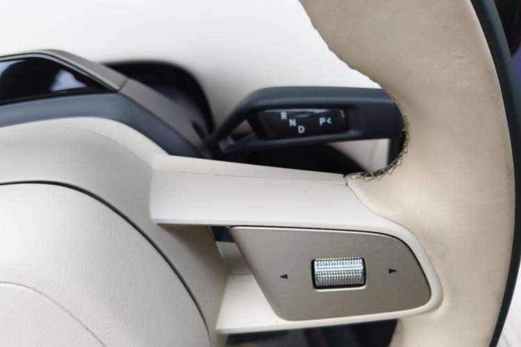 Used Xiaomi Auto YU7 2025 Ultra-Long Range All-Wheel Drive Pro Version Gear Lever