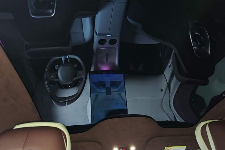 Used Xiaomi Auto YU7 2025 Ultra-Long Range High-Performance All-Wheel-Drive Max Edition Headliner