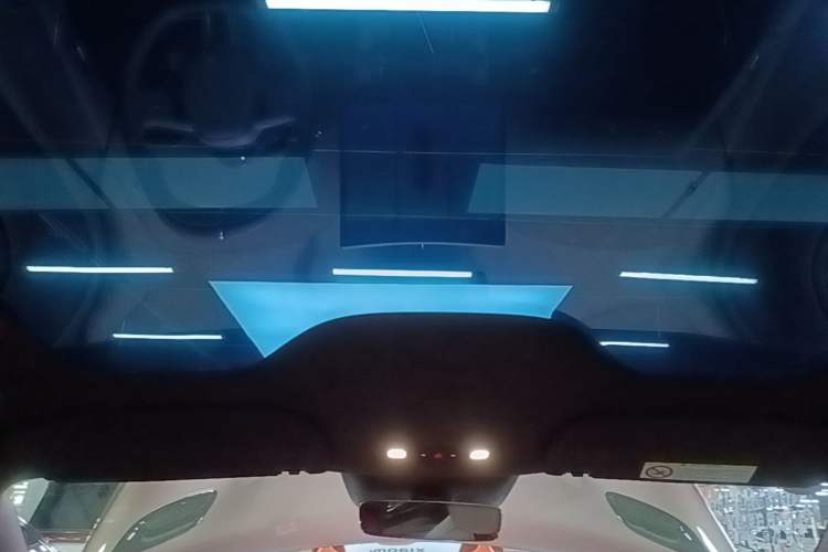 Used Xiaomi Auto YU7 2025 Ultra-Long Range High-Performance All-Wheel-Drive Max Edition Headliner