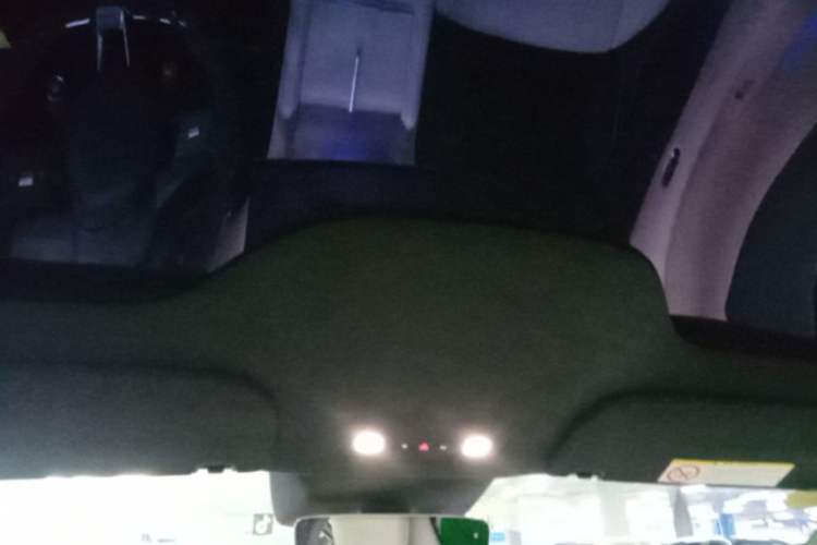 Used Xiaomi Auto YU7 2025 Ultra-Long Range High-Performance All-Wheel-Drive Max Edition Headliner