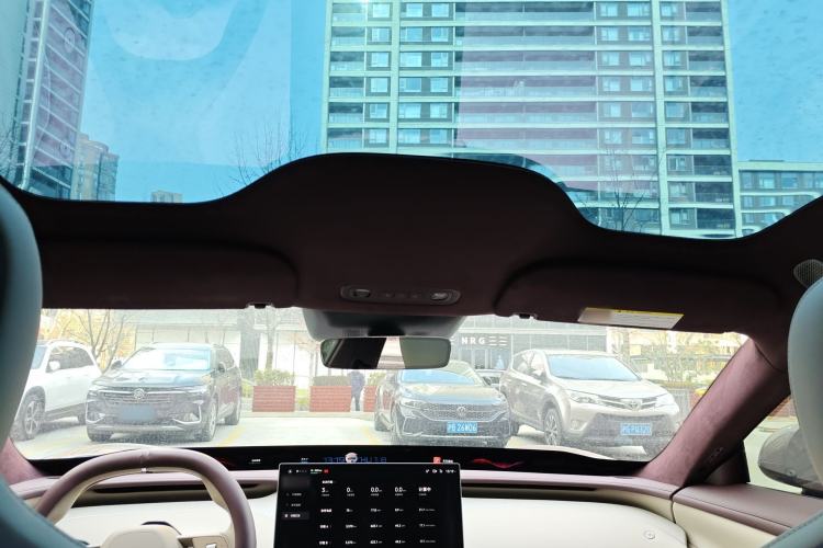 Used Xiaomi Auto YU7 2025 Ultra-Long Range High-Performance All-Wheel-Drive Max Edition Headliner