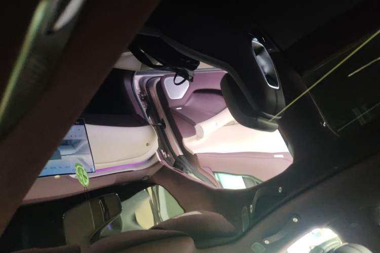 Used Xiaomi Auto YU7 2025 Ultra-Long Range High-Performance All-Wheel-Drive Max Edition Headliner