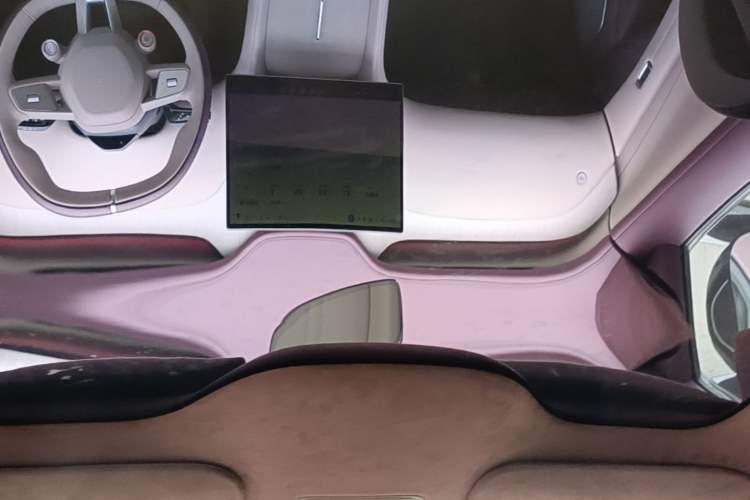 Used Xiaomi Auto YU7 2025 Ultra-Long Range High-Performance All-Wheel-Drive Max Edition Headliner