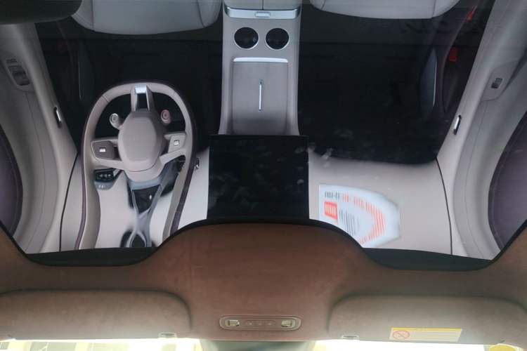 Used Xiaomi Auto YU7 2025 Ultra-Long Range High-Performance All-Wheel-Drive Max Edition Headliner