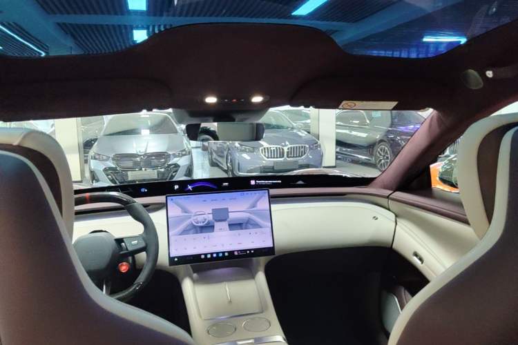 Used Xiaomi Auto YU7 2025 Ultra-Long Range High-Performance All-Wheel-Drive Max Edition Headliner