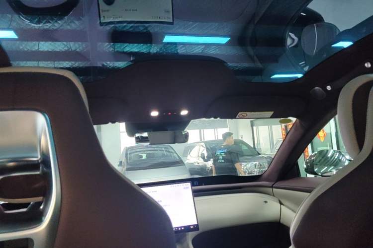 Used Xiaomi Auto YU7 2025 Ultra-Long Range High-Performance All-Wheel-Drive Max Edition Headliner