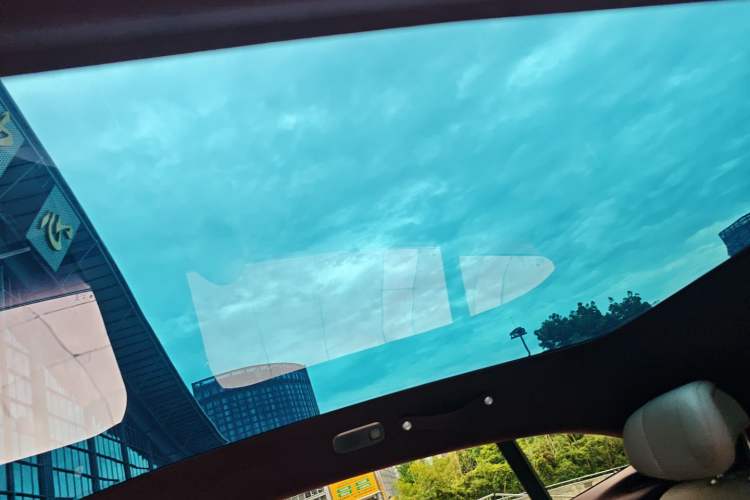 Used Xiaomi Auto YU7 2025 Ultra-Long Range High-Performance All-Wheel-Drive Max Edition Headliner
