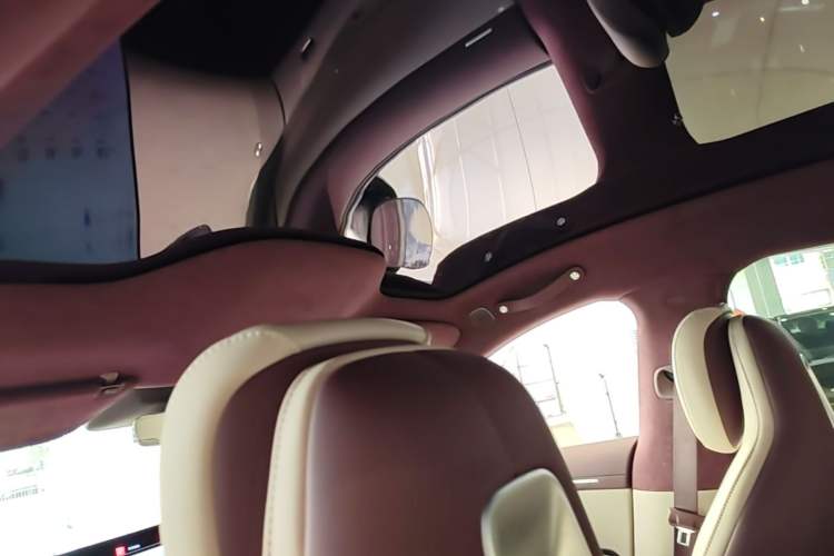 Used Xiaomi Auto YU7 2025 Ultra-Long Range High-Performance All-Wheel-Drive Max Edition Headliner