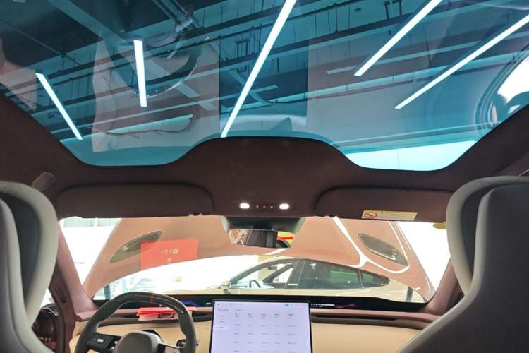 Used Xiaomi Auto YU7 2025 Ultra-Long Range High-Performance All-Wheel-Drive Max Edition Headliner