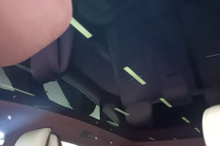 Used Xiaomi Auto YU7 2025 Ultra-Long Range High-Performance All-Wheel-Drive Max Edition Headliner