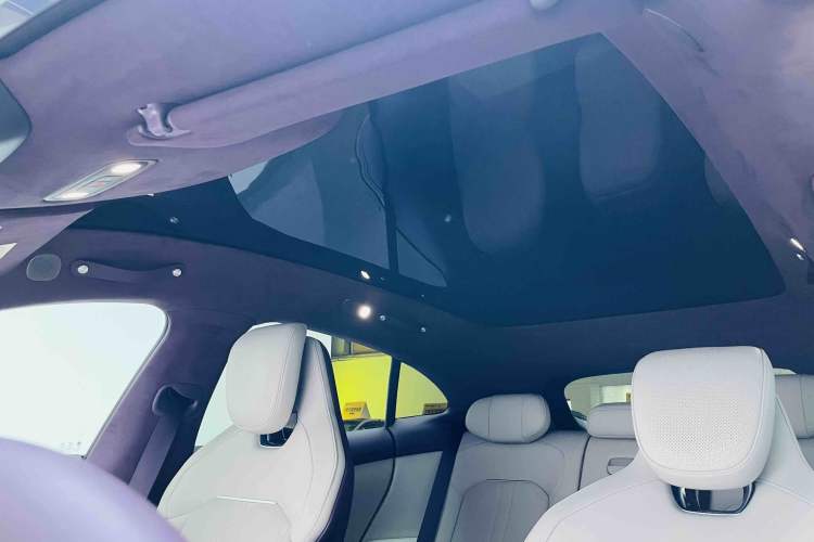 Used Xiaomi Auto YU7 2025 Ultra-Long Range High-Performance All-Wheel-Drive Max Edition Headliner