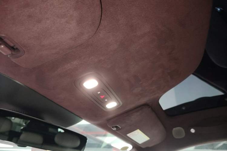 Used Xiaomi Auto YU7 2025 Ultra-Long Range High-Performance All-Wheel-Drive Max Edition Headliner