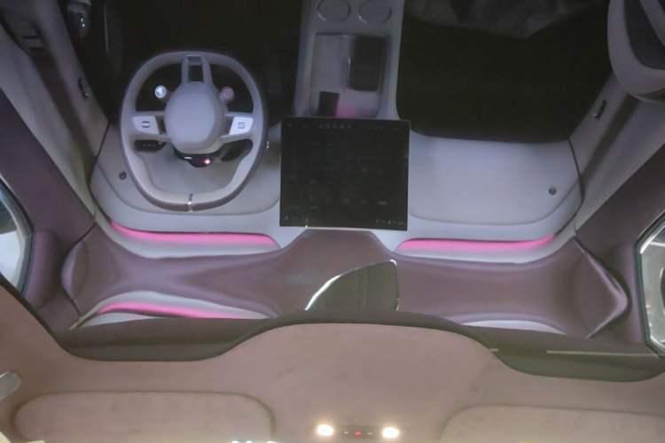 Used Xiaomi Auto YU7 2025 Ultra-Long Range High-Performance All-Wheel-Drive Max Edition Headliner