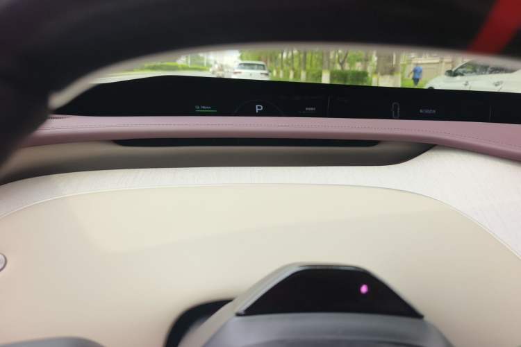 Used Xiaomi Auto YU7 2025 Ultra-Long Range High-Performance All-Wheel-Drive Max Edition Instrument Cluster