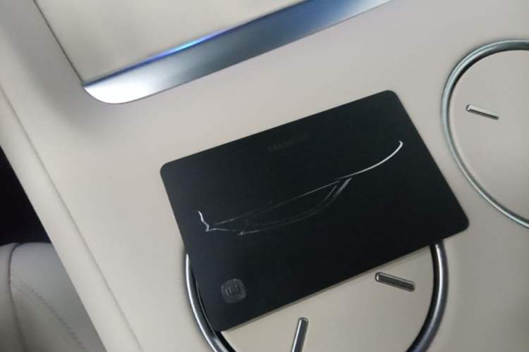 Used Xiaomi Auto YU7 2025 Ultra-Long Range High-Performance All-Wheel-Drive Max Edition Interior 1
