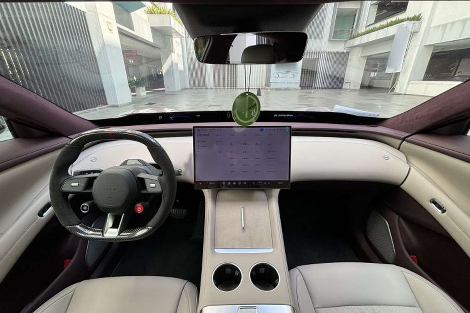 Used Xiaomi Auto YU7 2025 Ultra-Long Range High-Performance All-Wheel-Drive Max Edition Interior 1