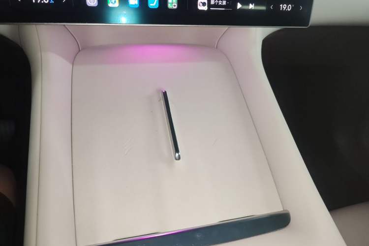 Used Xiaomi Auto YU7 2025 Ultra-Long Range High-Performance All-Wheel-Drive Max Edition Interior 1