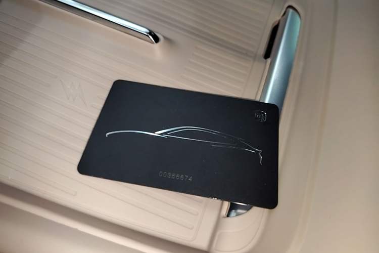Used Xiaomi Auto YU7 2025 Ultra-Long Range High-Performance All-Wheel-Drive Max Edition Interior 1