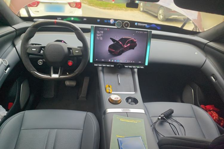Used Xiaomi Auto YU7 2025 Ultra-Long Range High-Performance All-Wheel-Drive Max Edition Interior 2