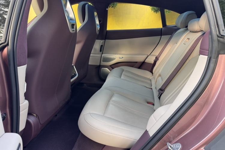 Used Xiaomi Auto YU7 2025 Ultra-Long Range High-Performance All-Wheel-Drive Max Edition Interior 3