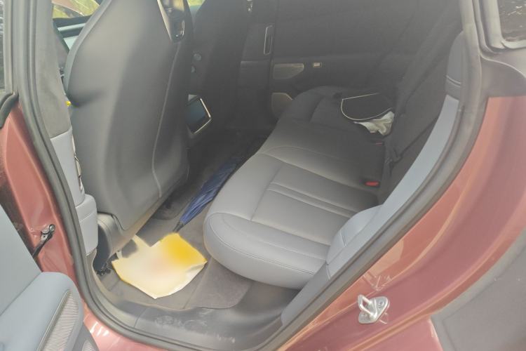 Used Xiaomi Auto YU7 2025 Ultra-Long Range High-Performance All-Wheel-Drive Max Edition Interior 4