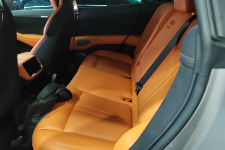 Used Xiaomi Auto YU7 2025 Ultra-Long Range High-Performance All-Wheel-Drive Max Edition Interior 4