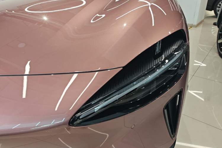 Used Xiaomi Auto YU7 2025 Ultra-Long Range High-Performance All-Wheel-Drive Max Edition Left Front Headlight