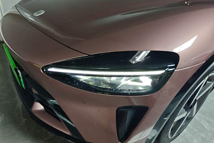 Used Xiaomi Auto YU7 2025 Ultra-Long Range High-Performance All-Wheel-Drive Max Edition Left Front Headlight