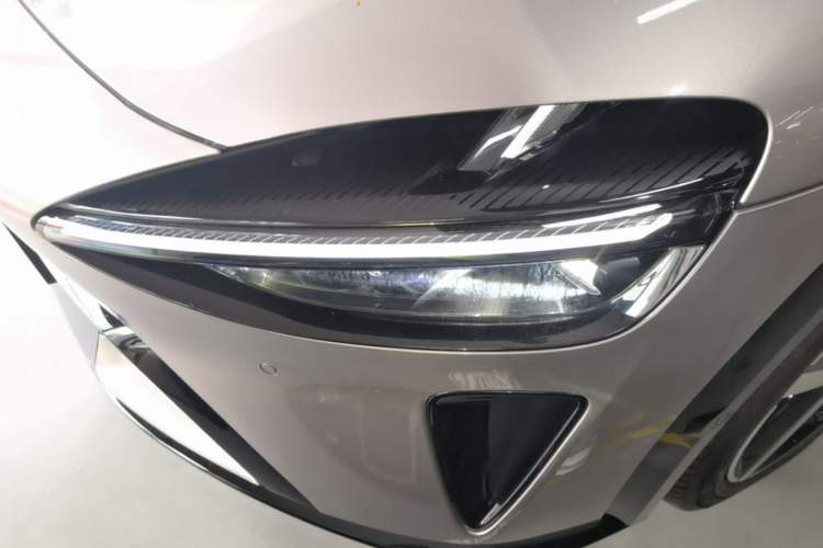 Used Xiaomi Auto YU7 2025 Ultra-Long Range High-Performance All-Wheel-Drive Max Edition Left Front Headlight