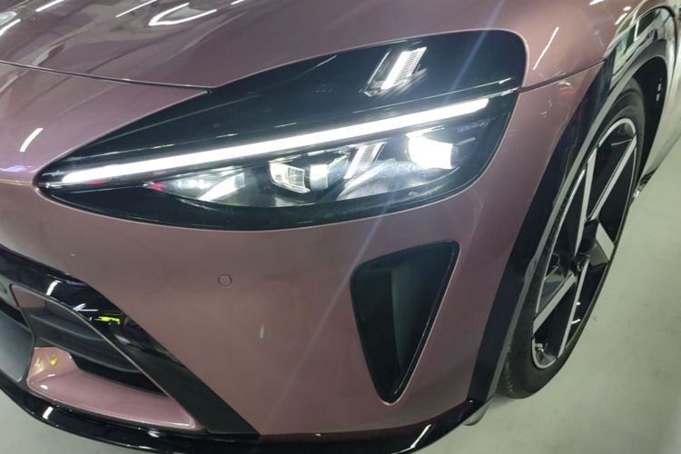 Used Xiaomi Auto YU7 2025 Ultra-Long Range High-Performance All-Wheel-Drive Max Edition Left Front Headlight