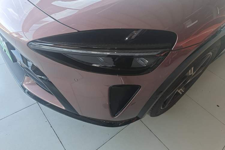 Used Xiaomi Auto YU7 2025 Ultra-Long Range High-Performance All-Wheel-Drive Max Edition Left Front Headlight
