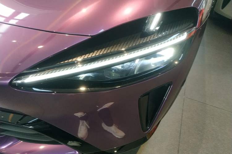 Used Xiaomi Auto YU7 2025 Ultra-Long Range High-Performance All-Wheel-Drive Max Edition Left Front Headlight