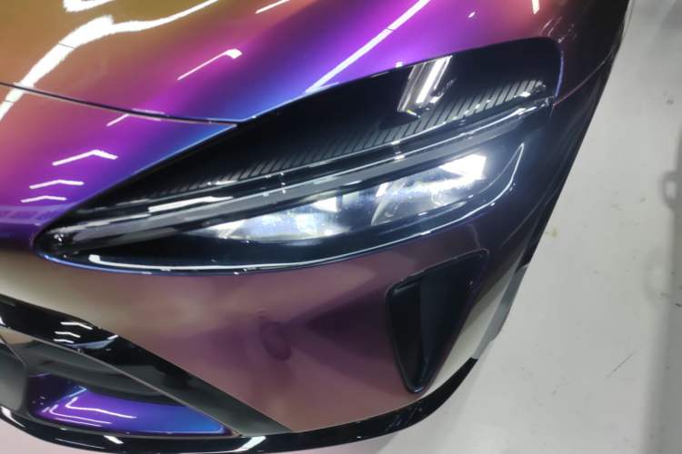 Used Xiaomi Auto YU7 2025 Ultra-Long Range High-Performance All-Wheel-Drive Max Edition Left Front Headlight