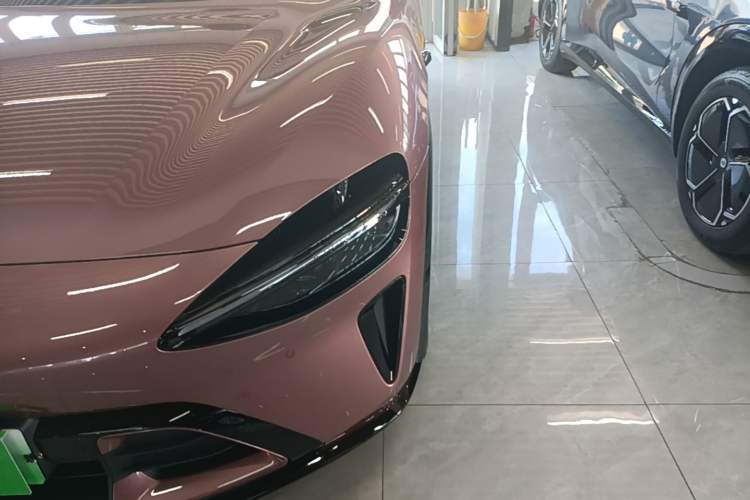 Used Xiaomi Auto YU7 2025 Ultra-Long Range High-Performance All-Wheel-Drive Max Edition Left Front Headlight