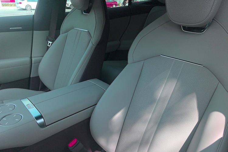 Used Xiaomi Auto YU7 2025 Ultra-Long Range High-Performance All-Wheel-Drive Max Edition Left Front Seat