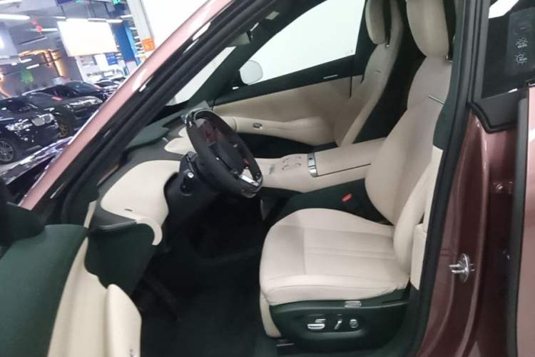 Used Xiaomi Auto YU7 2025 Ultra-Long Range High-Performance All-Wheel-Drive Max Edition Left Front Seat