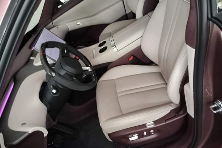 Used Xiaomi Auto YU7 2025 Ultra-Long Range High-Performance All-Wheel-Drive Max Edition Left Front Seat