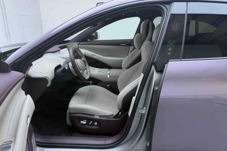Used Xiaomi Auto YU7 2025 Ultra-Long Range Rear-Wheel Drive Version Left Front Seat