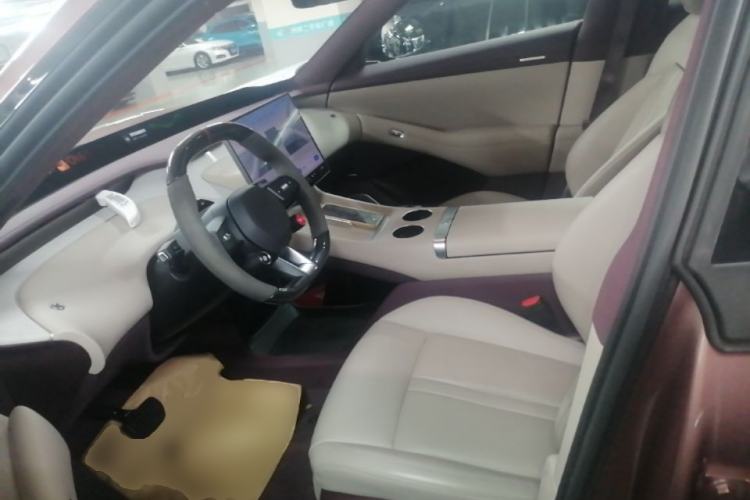 Used Xiaomi Auto YU7 2025 Ultra-Long Range High-Performance All-Wheel-Drive Max Edition Left Front Seat