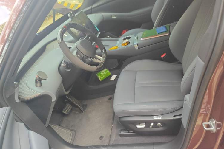 Used Xiaomi Auto YU7 2025 Ultra-Long Range High-Performance All-Wheel-Drive Max Edition Left Front Seat