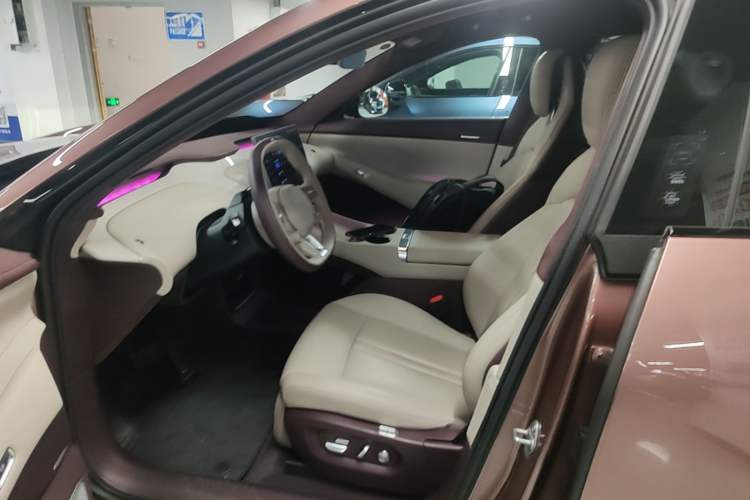 Used Xiaomi Auto YU7 2025 Ultra-Long Range High-Performance All-Wheel-Drive Max Edition Left Front Seat
