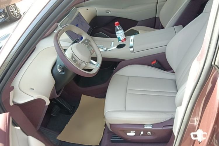 Used Xiaomi Auto YU7 2025 Ultra-Long Range High-Performance All-Wheel-Drive Max Edition Left Front Seat