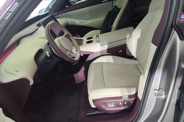 Used Xiaomi Auto YU7 2025 Ultra-Long Range Rear-Wheel Drive Version Left Front Seat
